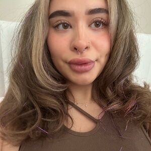 Meet your Posher, Reyna